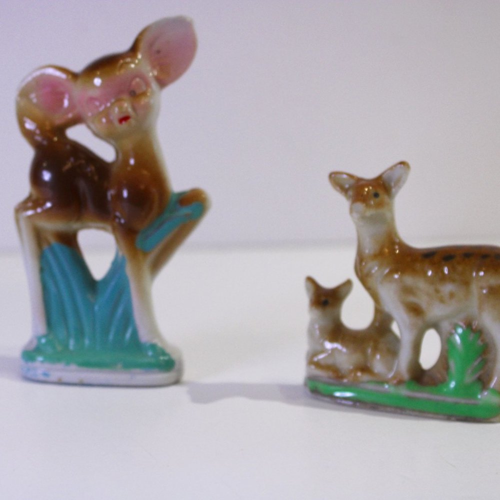2 Vintage art deco Christmas reindeer porcelain deer figurines